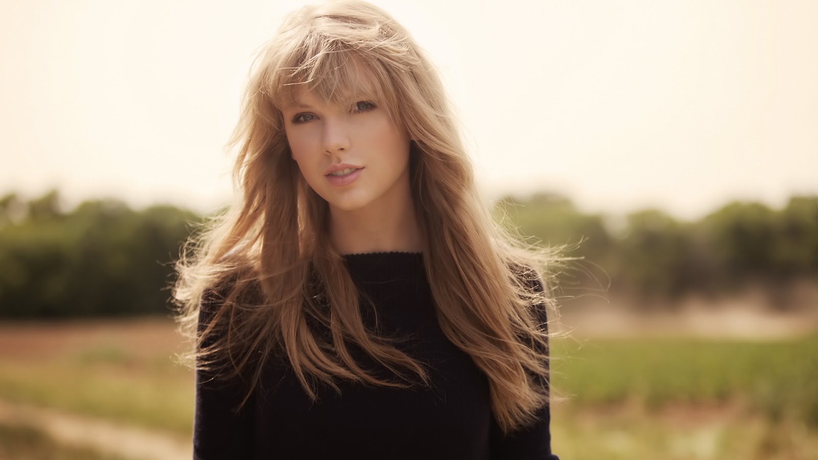 Taylor Swift Celebrities Star Girl Long Hair Curly Hair Face