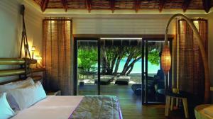 Gorgeous Hotel Room In Bora Bora wallpaper thumb