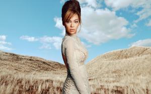 Beyonce Beautiful wallpaper thumb