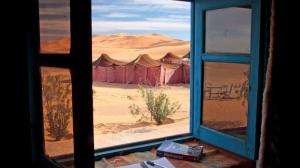 Erg Chebbi Desrt Thru A Window Marocco wallpaper thumb