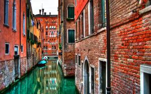 Venetian Roads wallpaper thumb