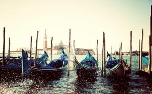 Gondolas In Venice Italy wallpaper thumb