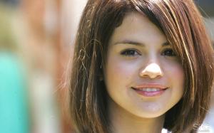 Beautiful Selena Gomez wallpaper thumb
