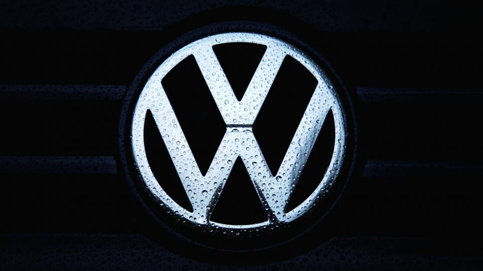 Volkswagen Logo Wet Water Drops HD wallpaper,cars HD wallpaper,water HD wallpaper,drops HD wallpaper,logo HD wallpaper,wet HD wallpaper,volkswagen HD wallpaper,1920x1080 wallpaper