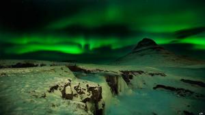 Aurora Borealis Northern Lights Green HD wallpaper thumb