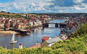 North Yorkshire, England, city, river, bridge, houses, boats wallpaper thumb