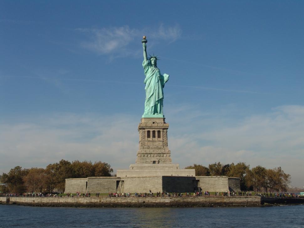 Cool Statue Of Liberty Photos wallpaper,american wallpaper,liberty wallpaper,statue wallpaper,statue of liberty wallpaper,1600x1200 wallpaper