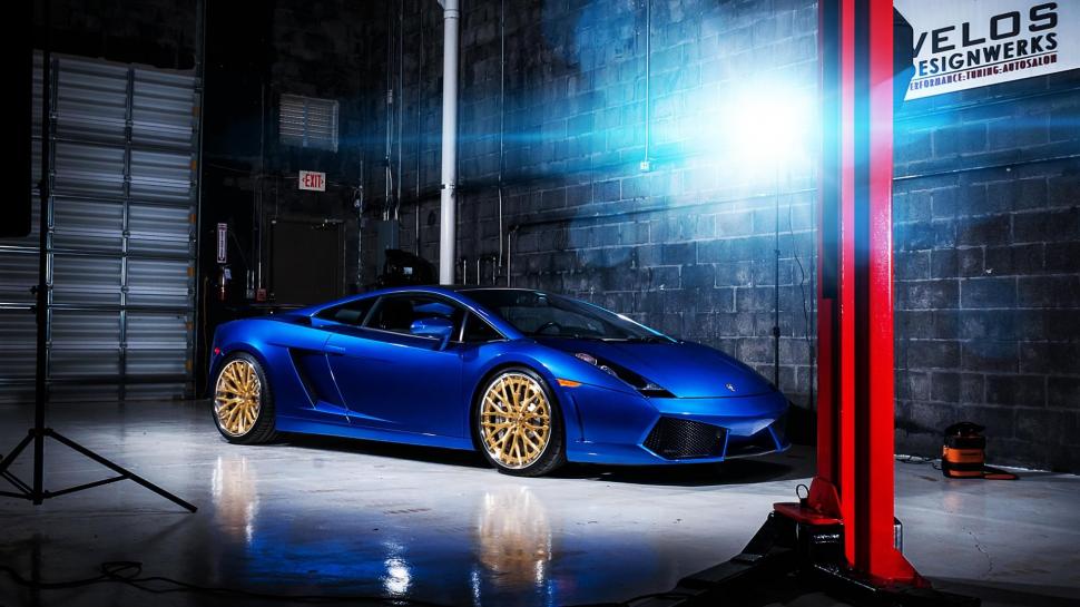 Blue Lamborghini Gallardo wallpaper,garage HD wallpaper,light HD wallpaper,blue HD wallpaper,cars HD wallpaper,1920x1080 wallpaper