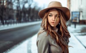 Brown hair girl, wind, hat, city wallpaper thumb