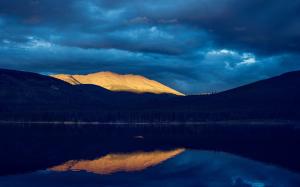 Lake, mountains, evening, clouds, sun, forest, water reflection wallpaper thumb