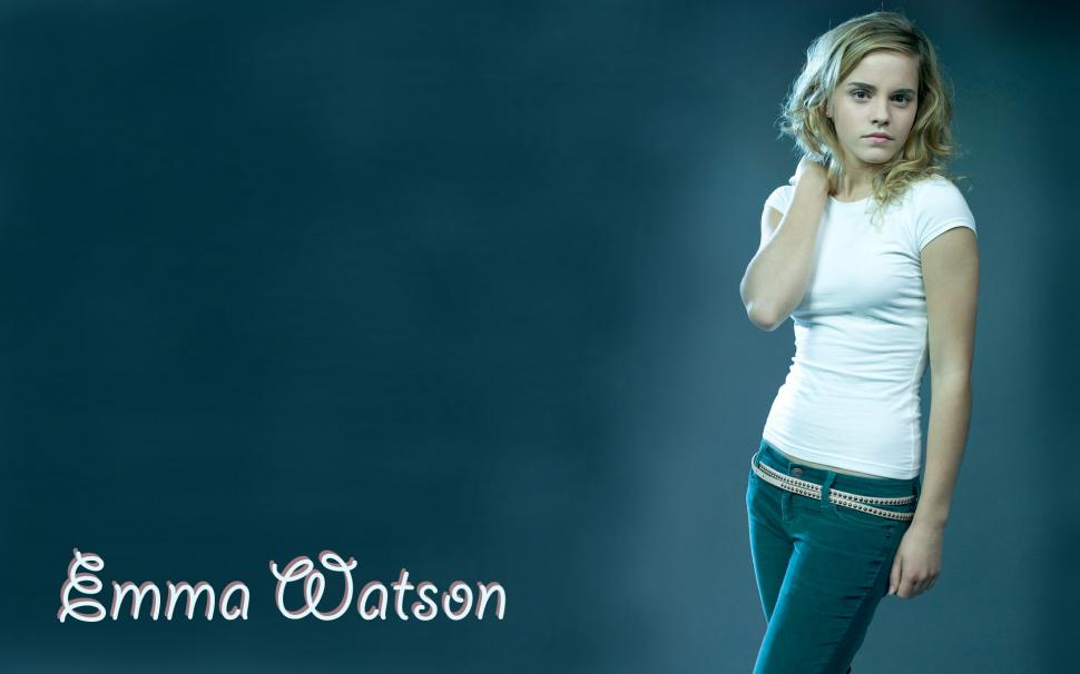 Emma Watson in Blue Jeans Wide HD wallpaper,blue HD wallpaper,celebrities HD wallpaper,in HD wallpaper,emma HD wallpaper,watson HD wallpaper,wide HD wallpaper,jeans HD wallpaper,1920x1200 wallpaper