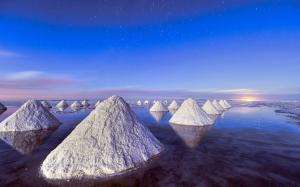 Piles of salt, Dead Sea, blue sky wallpaper thumb