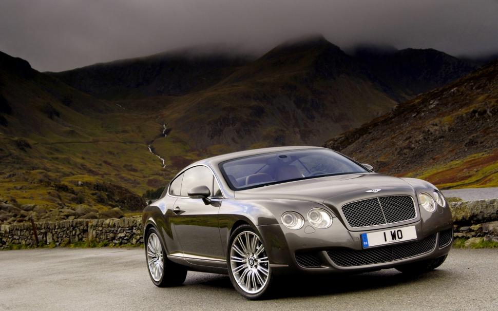 Bentley Continental Front Angle wallpaper,Bentley Continental HD wallpaper,1920x1200 wallpaper
