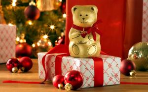 New Year Holiday Gifts Teddy Bear Chocolate wallpaper thumb