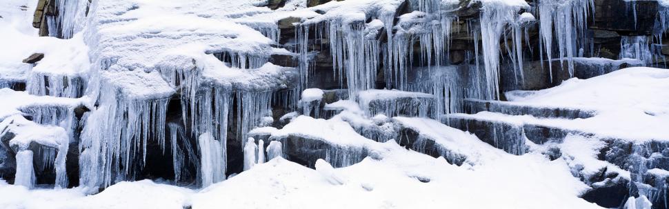 Icicles and snow rocks, Sierra Nevada Mountains, California, USA wallpaper,Icicles HD wallpaper,Snow HD wallpaper,Rocks HD wallpaper,Sierra HD wallpaper,Nevada HD wallpaper,Mountains HD wallpaper,California HD wallpaper,USA HD wallpaper,3840x1200 wallpaper