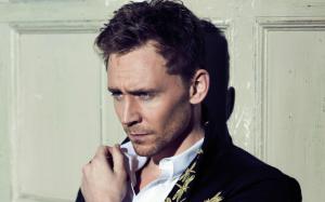 Tom Hiddleston Thinking wallpaper thumb