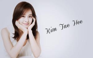 Kim Tae Hee Download wallpaper thumb