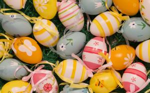 Easter eggs wallpaper thumb