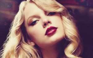 Taylor Swift Blonde Girl Makeup wallpaper thumb