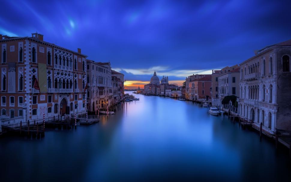 Venice city at night, houses, canal, calm water wallpaper,Venice HD wallpaper,City HD wallpaper,Night HD wallpaper,Houses HD wallpaper,Canal HD wallpaper,Calm HD wallpaper,Water HD wallpaper,1920x1200 wallpaper
