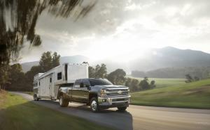 Chevrolet Silverado Truck Trailer Sunlight Road Motion Blur HD wallpaper thumb