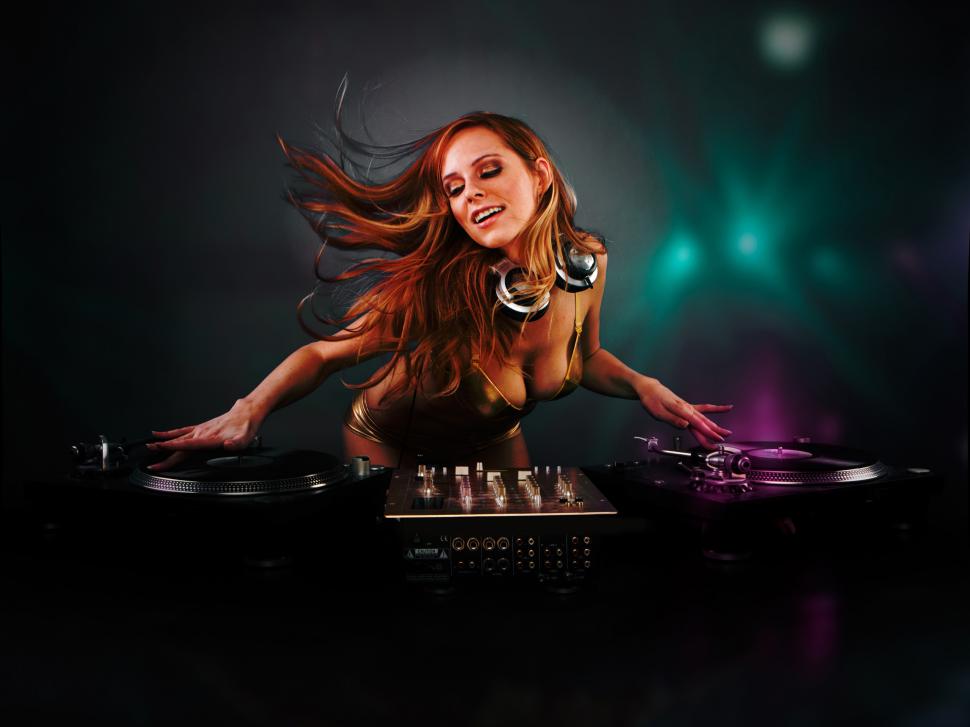 DJ Girl wallpaper,girl HD wallpaper,music HD wallpaper,2560x1920 wallpaper