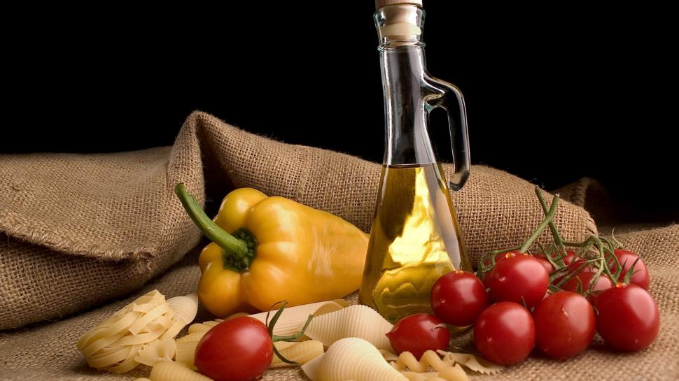 Oil and vegetables wallpaper,photography HD wallpaper,2560x1440 HD wallpaper,pepper HD wallpaper,tomato HD wallpaper,pasta HD wallpaper,2560x1440 wallpaper
