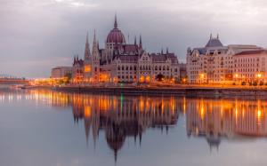 Budapest, Hungary, river Danube, Parliament buildings, lights, evening wallpaper thumb
