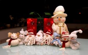 new year, holiday, christmas, snowmen, santa claus, gifts, toys wallpaper thumb