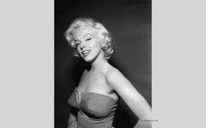 Marilyn Monroe Poster Desktop Background wallpaper thumb