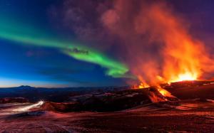 Fimmvorduhals, Iceland, mountains, volcanic eruption, northern lights wallpaper thumb