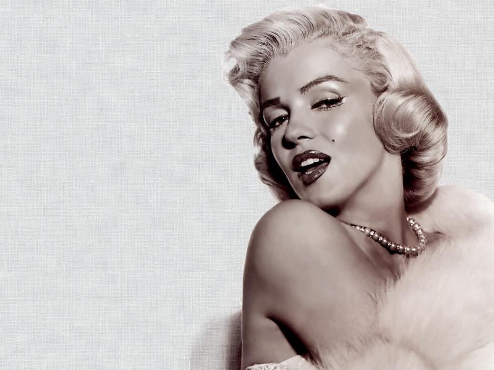 Photography, Black And White, Celebrities, Marilyn Monroe, Beauty, Necklace, Curly Hair, Short Hair, Simple Background wallpaper,photography wallpaper,black and white wallpaper,celebrities wallpaper,marilyn monroe wallpaper,beauty wallpaper,necklace wallpaper,curly hair wallpaper,short hair wallpaper,simple background wallpaper,1024x768 wallpaper