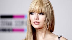 Taylor swift straight hair wallpaper thumb