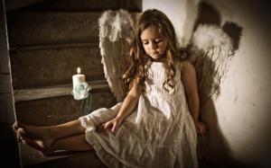 Child Girl with Wings, Candle wallpaper thumb