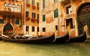 Boat Venice City  wallpaper thumb