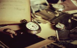 Vintage watch and memories wallpaper thumb
