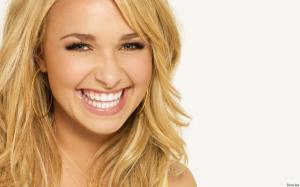 Hayden Panettiere Cute High Quality wallpaper thumb