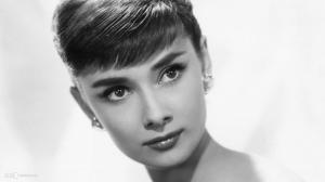 Audrey Hepburn 02 wallpaper thumb