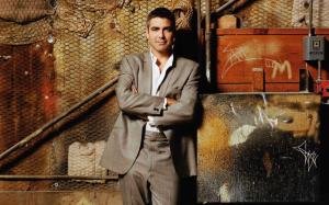 George Clooney Elegant Suit wallpaper thumb