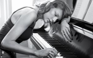 Taylor Swift, Singer, Celebrity, Piano, Monochrome, Women wallpaper thumb