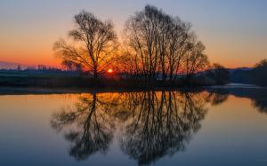 England landscape, evening sunset, trees, river, water surface reflection wallpaper thumb