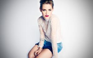 Kristen Stewart, Actress, Sitting, Short Hair, Fashion wallpaper thumb