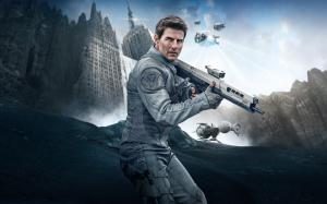 Tom Cruise in Oblivion wallpaper thumb