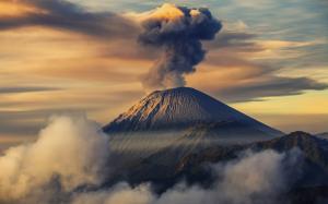 Mount Semeru Indonesia. wallpaper thumb