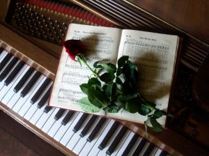 Old Classic Piano With Rose  Vintage wallpaper thumb