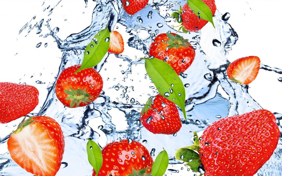 Strawberry, fruit, water, splash wallpaper,Strawberry HD wallpaper,Fruit HD wallpaper,Water HD wallpaper,Splash HD wallpaper,2560x1600 wallpaper