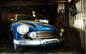 Old time car in a Shack wallpaper thumb