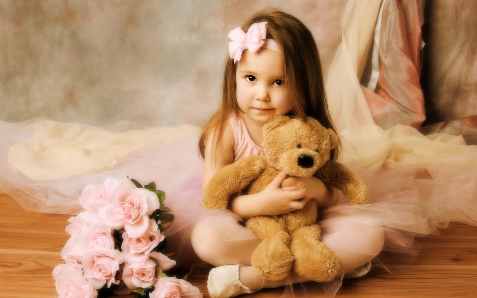 Little girl with teddy bear wallpaper,Little HD wallpaper,Girl HD wallpaper,Teddy HD wallpaper,Bear HD wallpaper,1920x1200 wallpaper