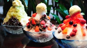 Delicious shaved ice, cream, dessert, summer food, strawberries wallpaper thumb