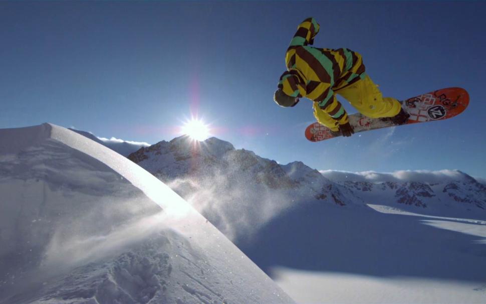 Snowboarding Jumping Sports Picture wallpaper,jumping HD wallpaper,picture HD wallpaper,snowboarding HD wallpaper,sports HD wallpaper,2880x1800 wallpaper